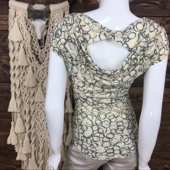 Deletta‎ | Scoop Circle Drape Open Back Blouse - Picture 4 of 6